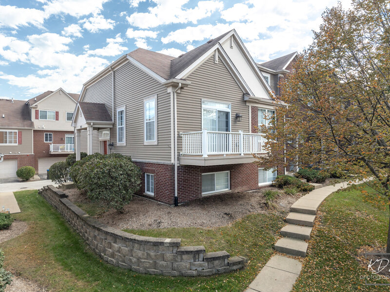 913 Neudearborn Lane Naperville IL 60563