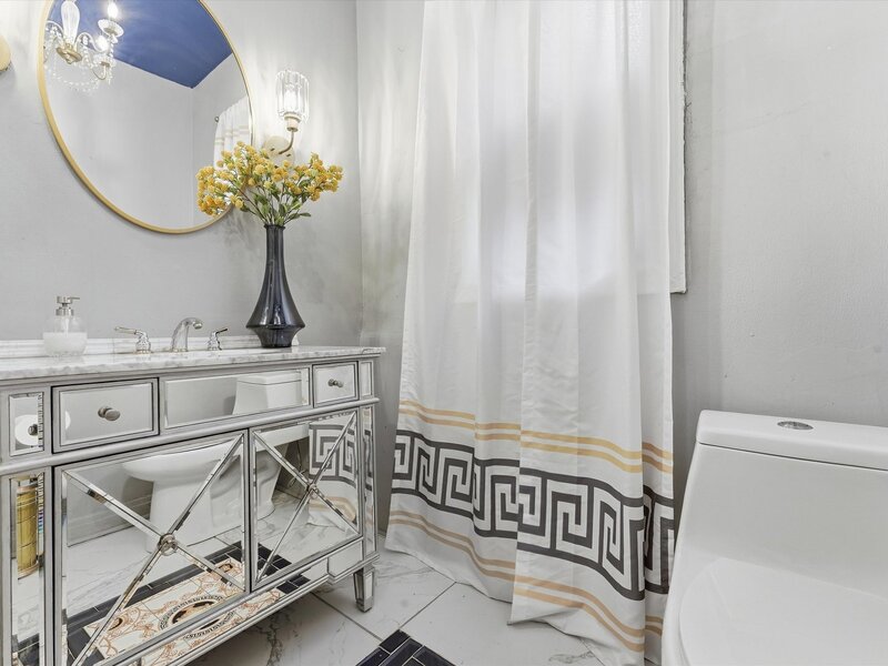 6844 S South Shore Drive Chicago IL 60649