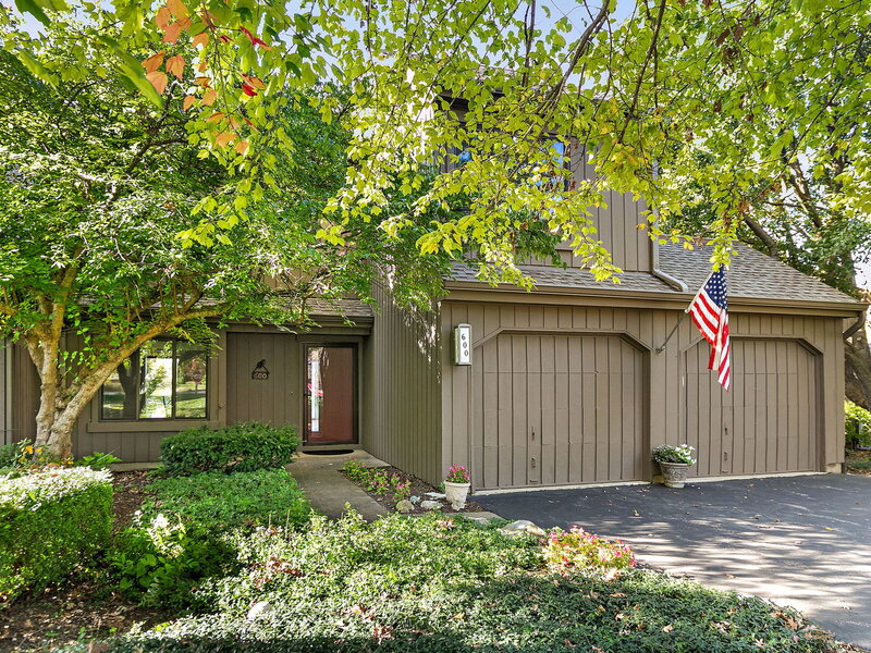 600 Old Barn Road Lake Barrington IL 60010