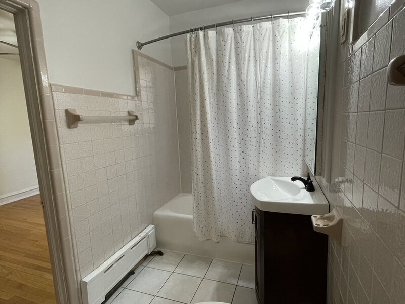 7350 N Ridge Boulevard Chicago IL 60645