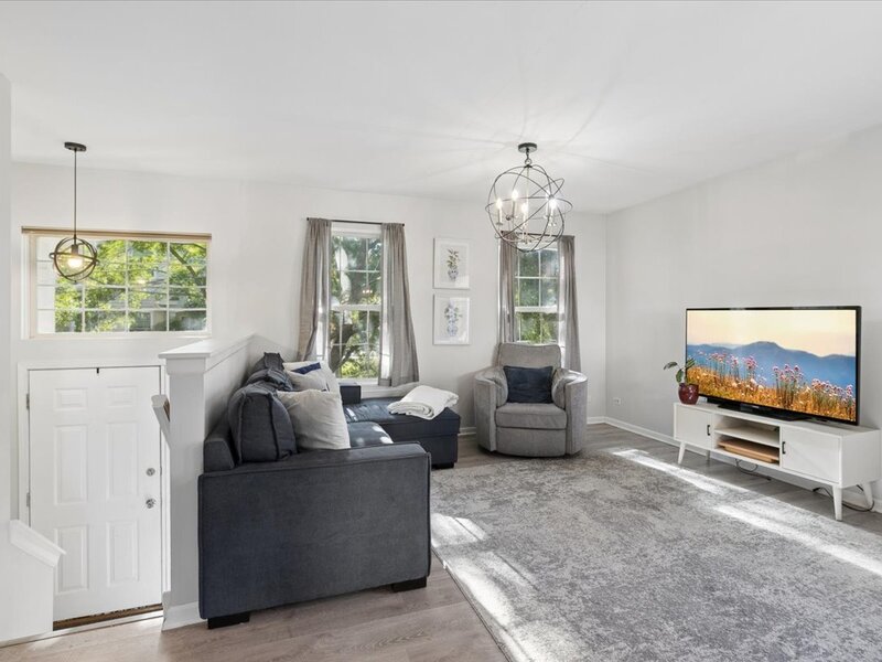 1107 Manchester Circle Grayslake IL 60030