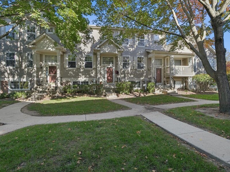1107 Manchester Circle Grayslake IL 60030