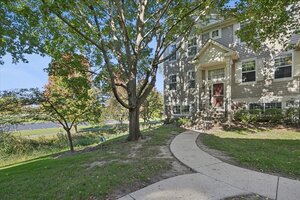 Photo of 1107 Manchester Circle Grayslake IL 60030