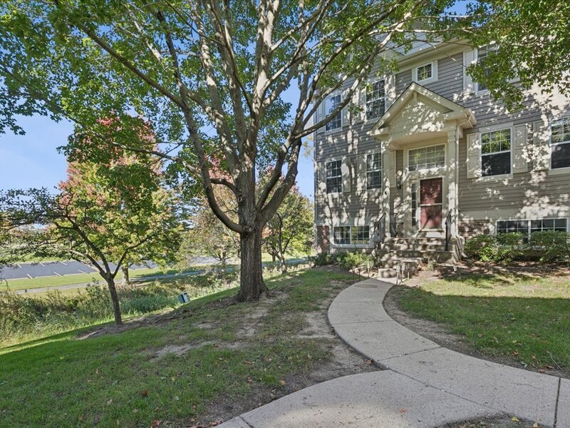 1107 Manchester Circle Grayslake IL 60030