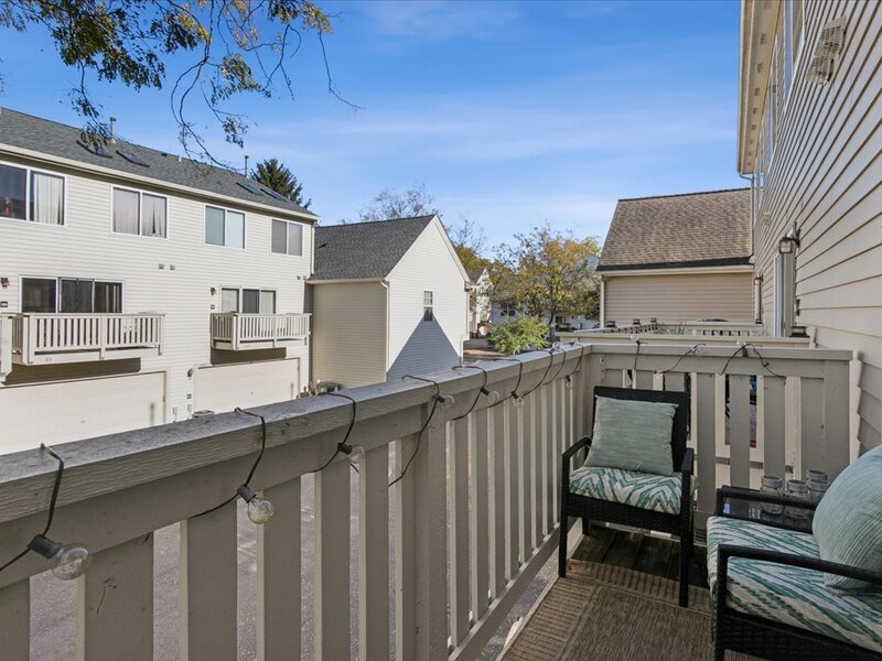 1107 Manchester Circle Grayslake IL 60030