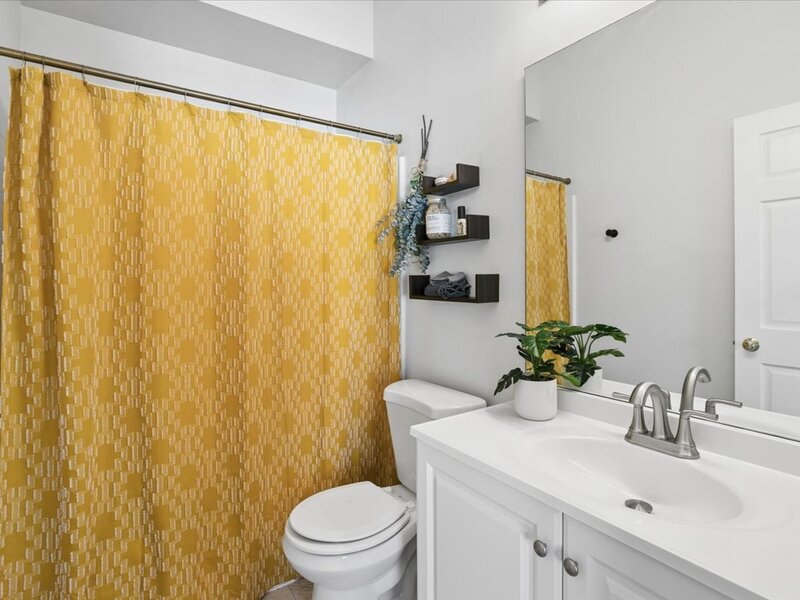 1107 Manchester Circle Grayslake IL 60030