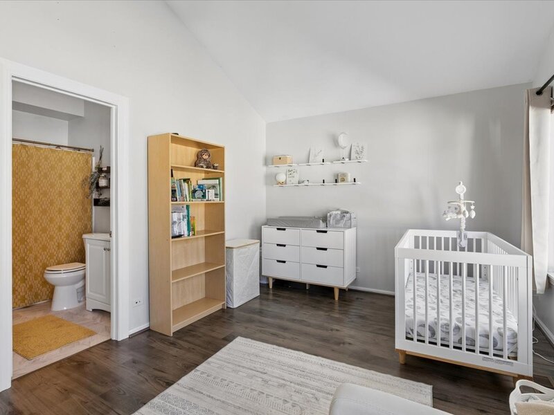 1107 Manchester Circle Grayslake IL 60030