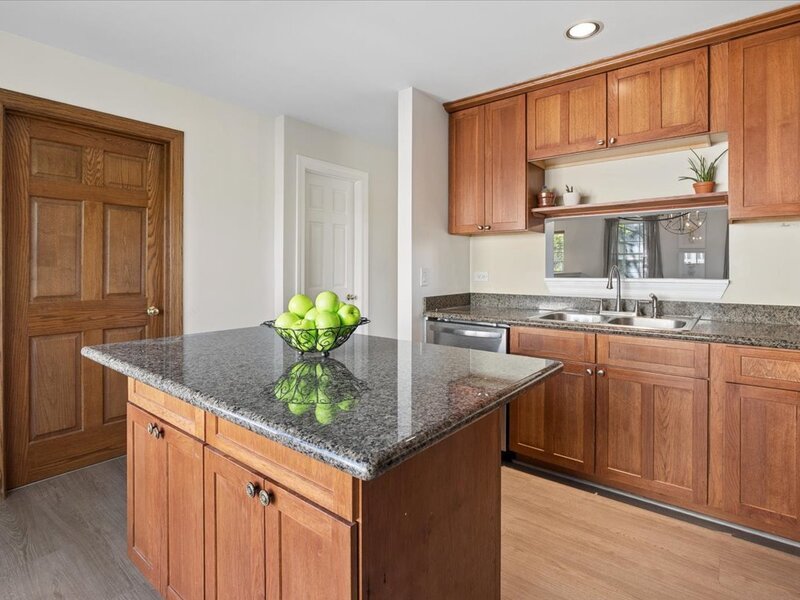 1107 Manchester Circle Grayslake IL 60030