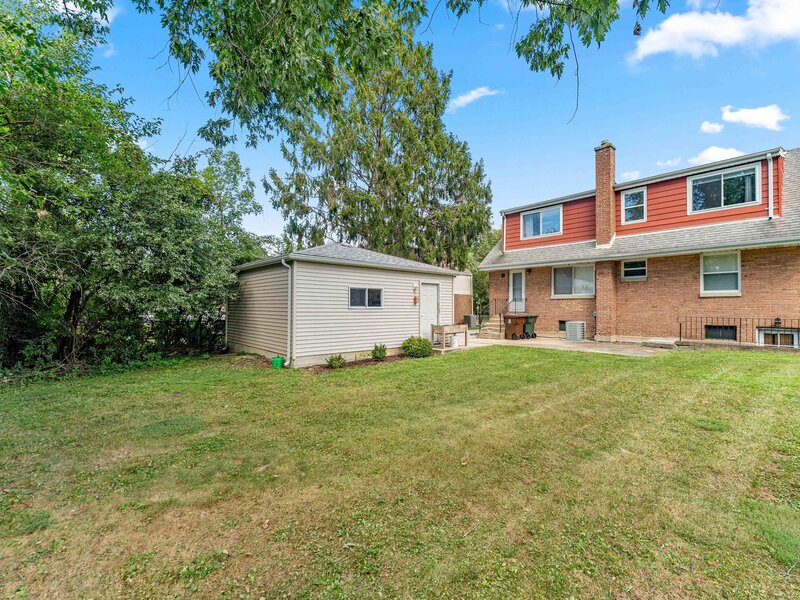 18516 Clyde Road Homewood IL 60430