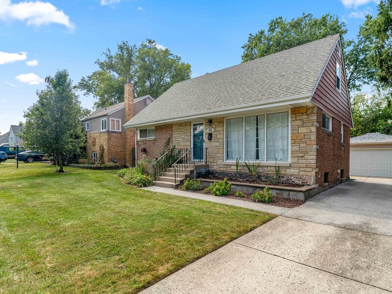 18516 Clyde Road Homewood IL 60430