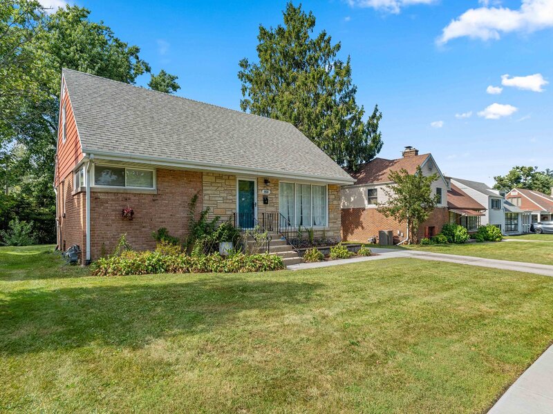 18516 Clyde Road Homewood IL 60430