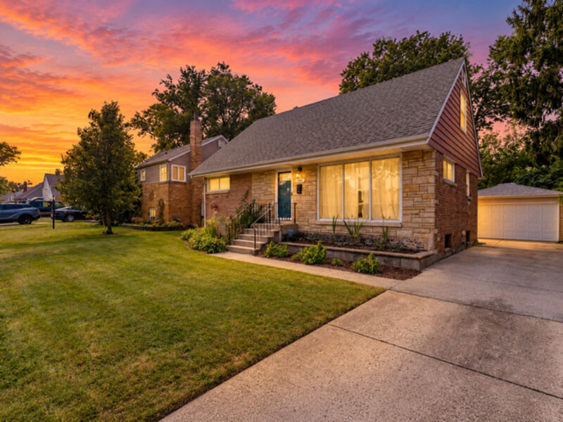 18516 Clyde Road Homewood IL 60430