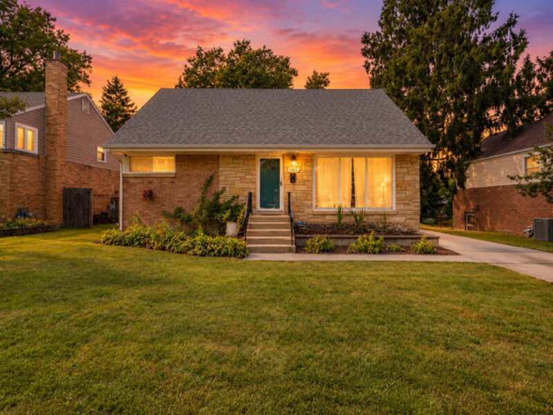 18516 Clyde Road Homewood IL 60430
