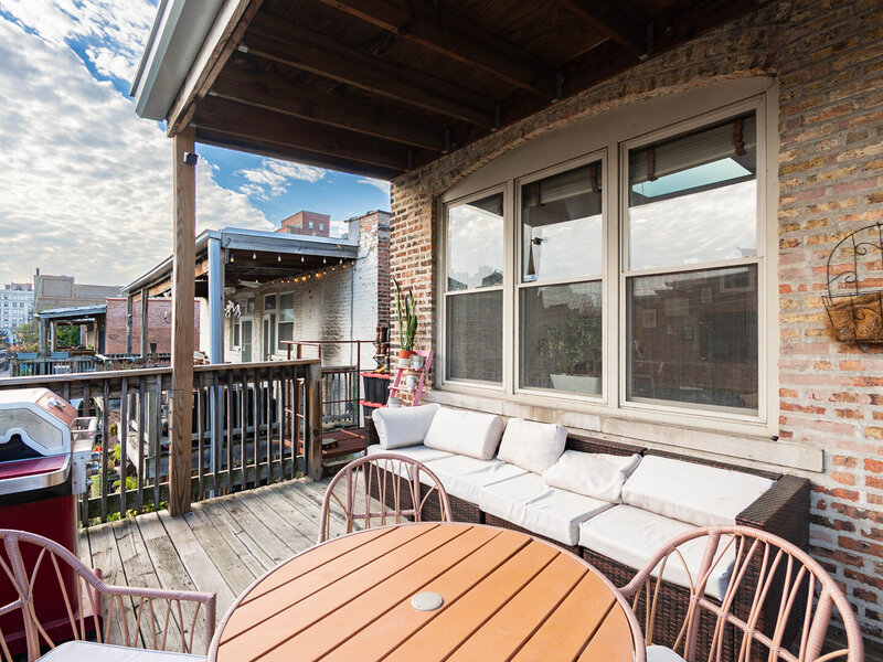 835 W Lawrence Avenue Chicago IL 60640