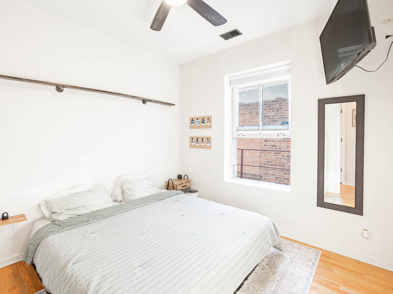 835 W Lawrence Avenue Chicago IL 60640