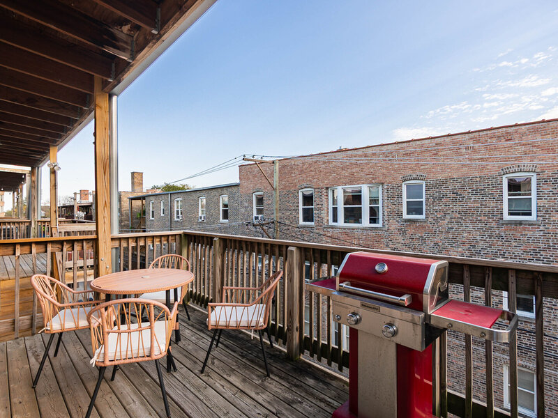 835 W Lawrence Avenue Chicago IL 60640