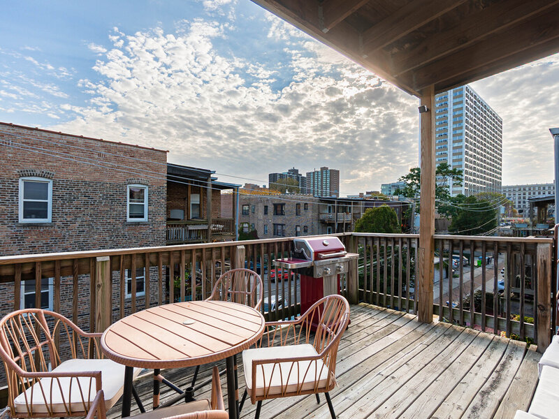 835 W Lawrence Avenue Chicago IL 60640