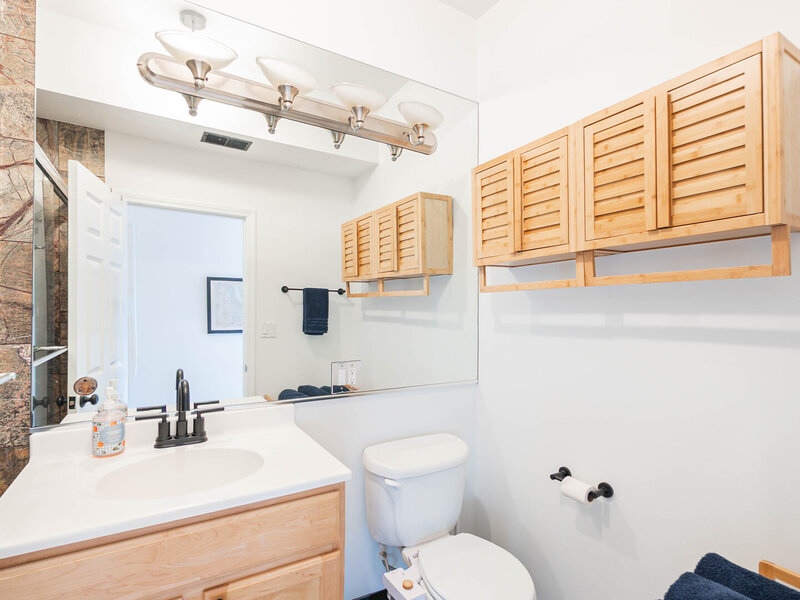 835 W Lawrence Avenue Chicago IL 60640