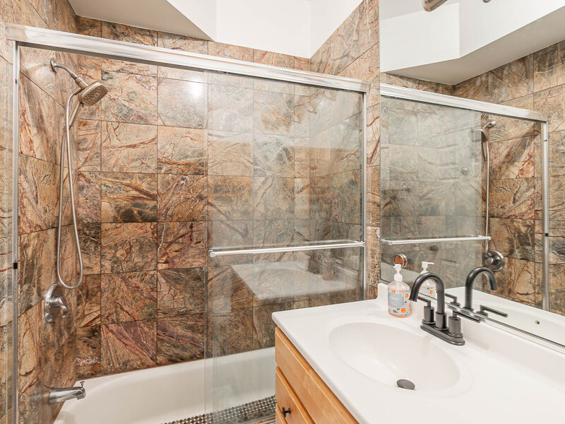 835 W Lawrence Avenue Chicago IL 60640