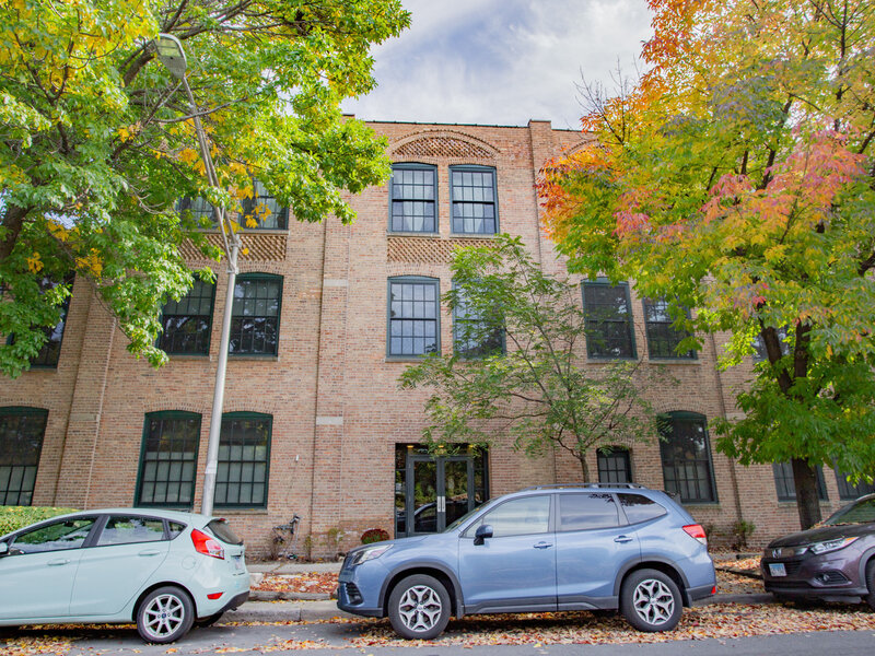 5235 N Ravenswood Avenue Chicago IL 60640