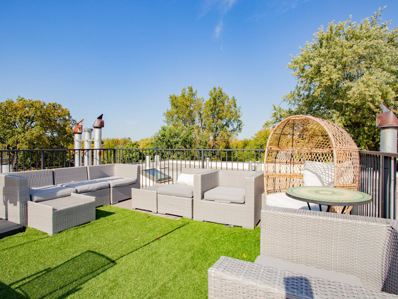 5235 N Ravenswood Avenue Chicago IL 60640