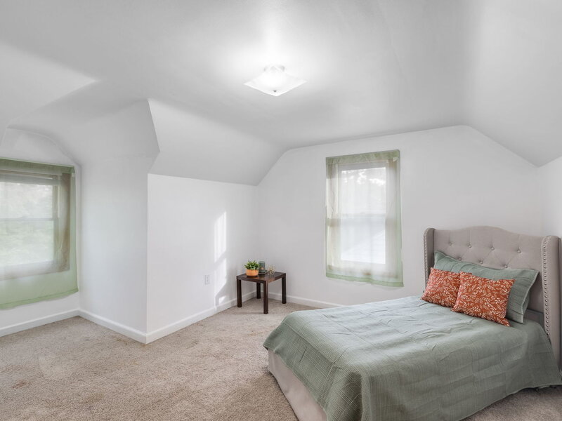 804 Roosevelt Road Woodstock IL 60098