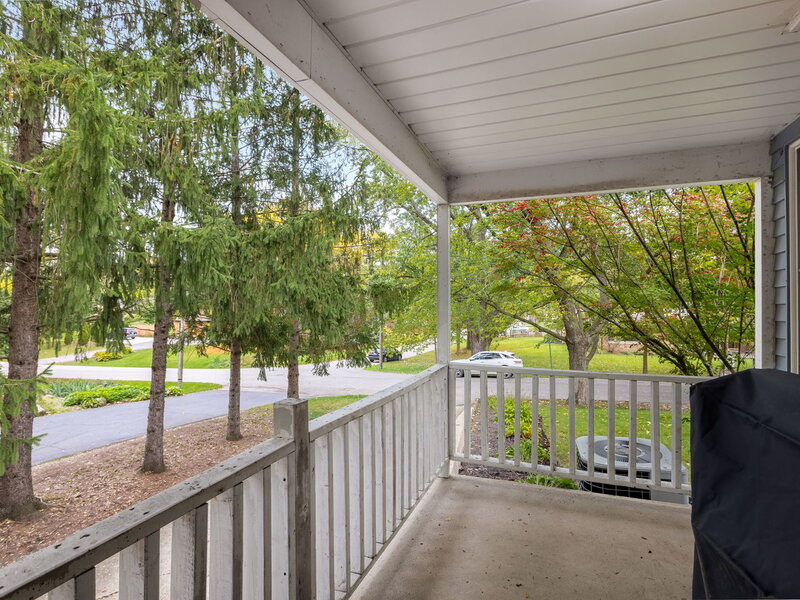 804 Roosevelt Road Woodstock IL 60098