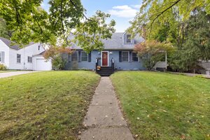 Photo of 804 Roosevelt Road Woodstock IL 60098