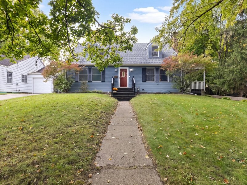 804 Roosevelt Road Woodstock IL 60098