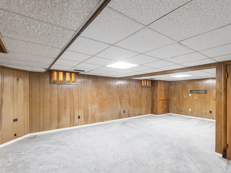 804 Roosevelt Road Woodstock IL 60098