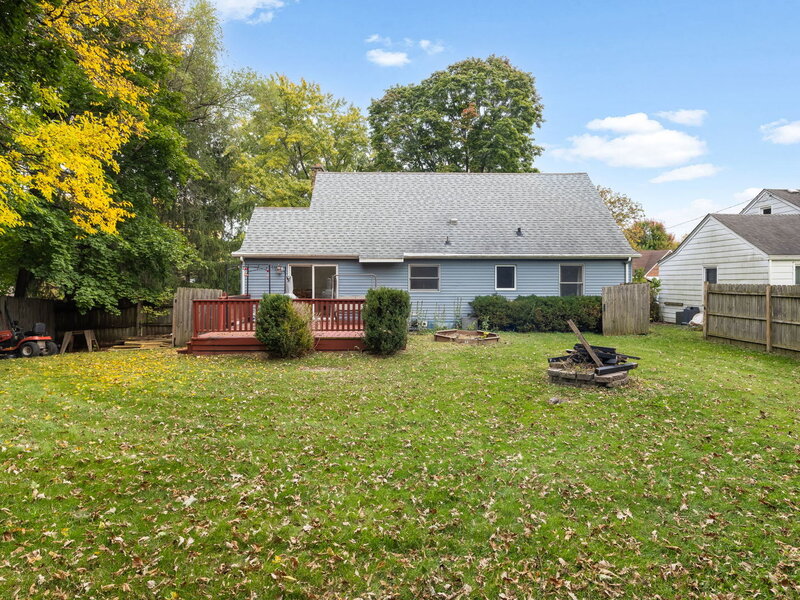 804 Roosevelt Road Woodstock IL 60098