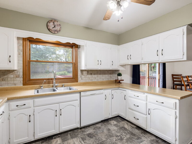 804 Roosevelt Road Woodstock IL 60098