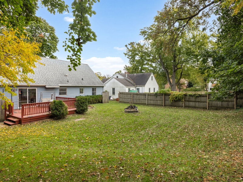 804 Roosevelt Road Woodstock IL 60098