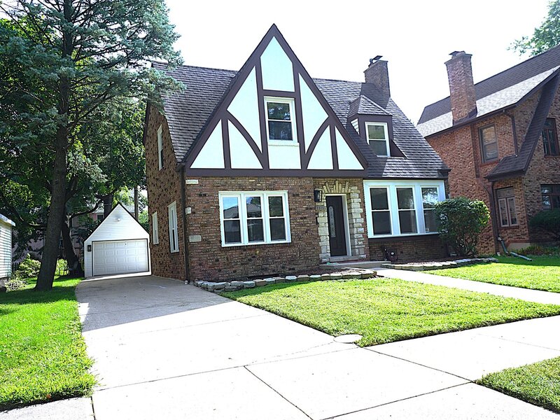 2315 W 112th Street Chicago IL 60643