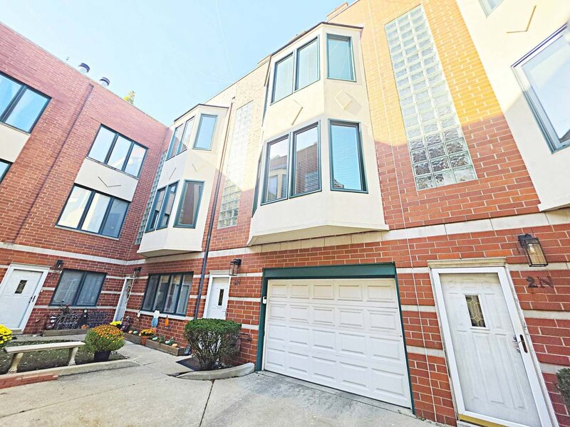 4240 N Kenmore Avenue Chicago IL 60613