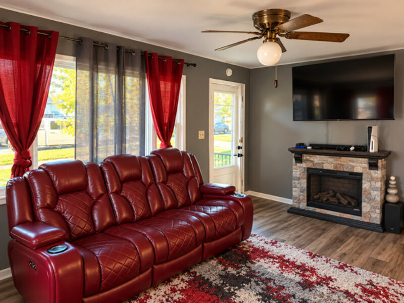 123 James Street Montgomery IL 60538