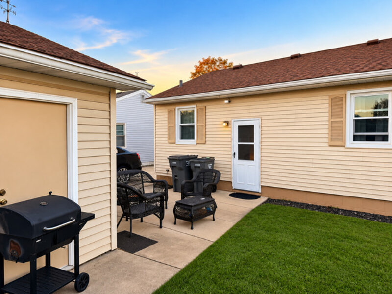123 James Street Montgomery IL 60538