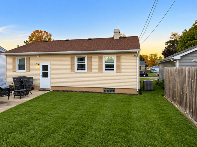 123 James Street Montgomery IL 60538