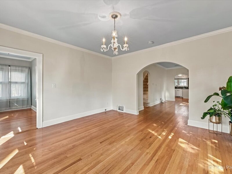 143 N Hager Avenue Barrington IL 60010