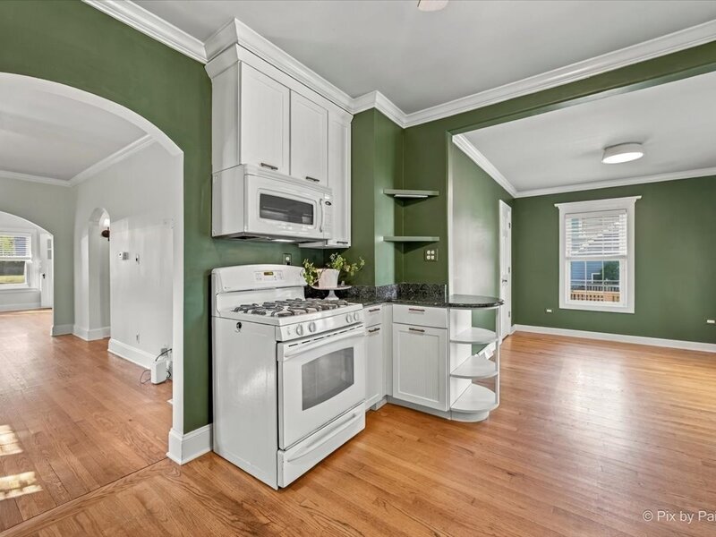 143 N Hager Avenue Barrington IL 60010