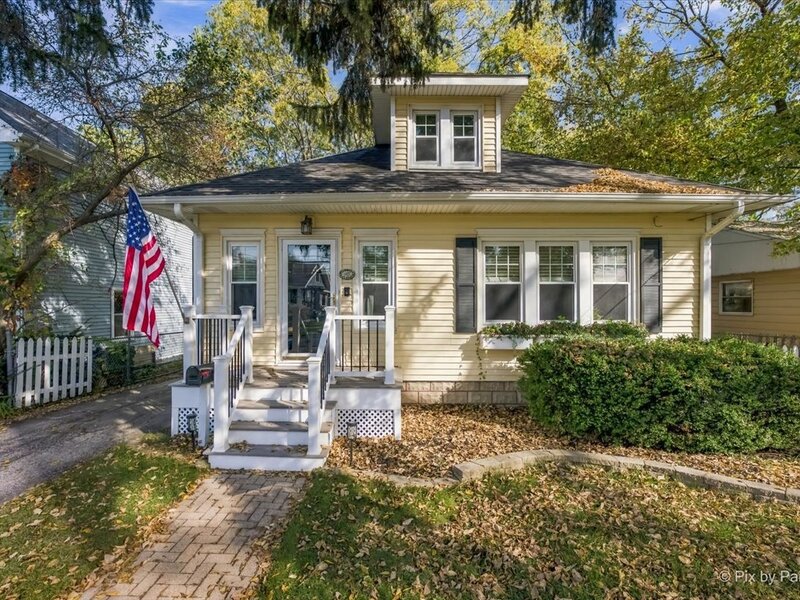 143 N Hager Avenue Barrington IL 60010