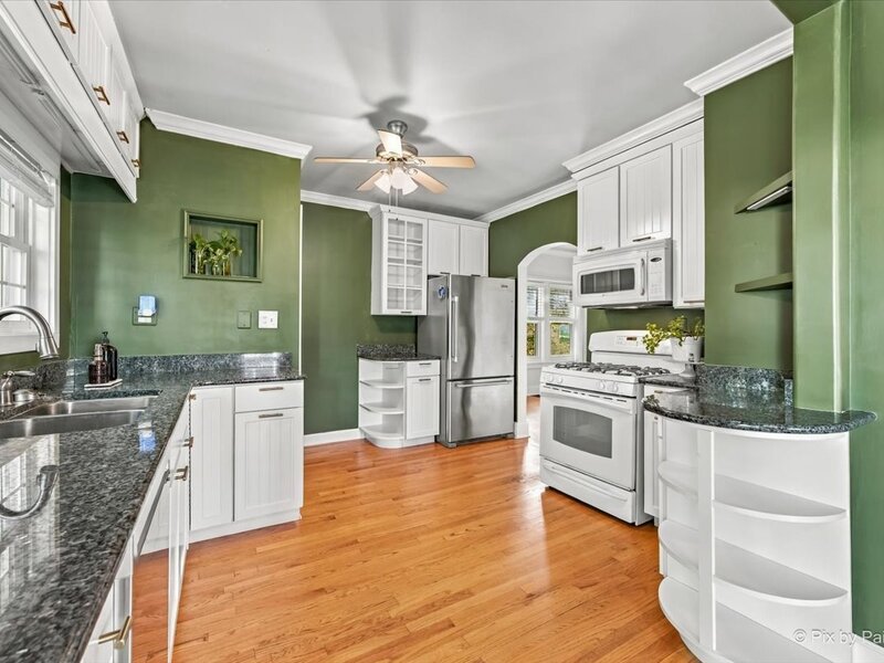 143 N Hager Avenue Barrington IL 60010
