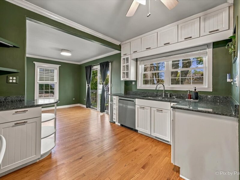 143 N Hager Avenue Barrington IL 60010