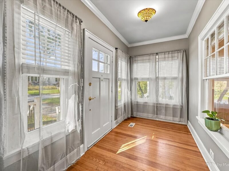 143 N Hager Avenue Barrington IL 60010