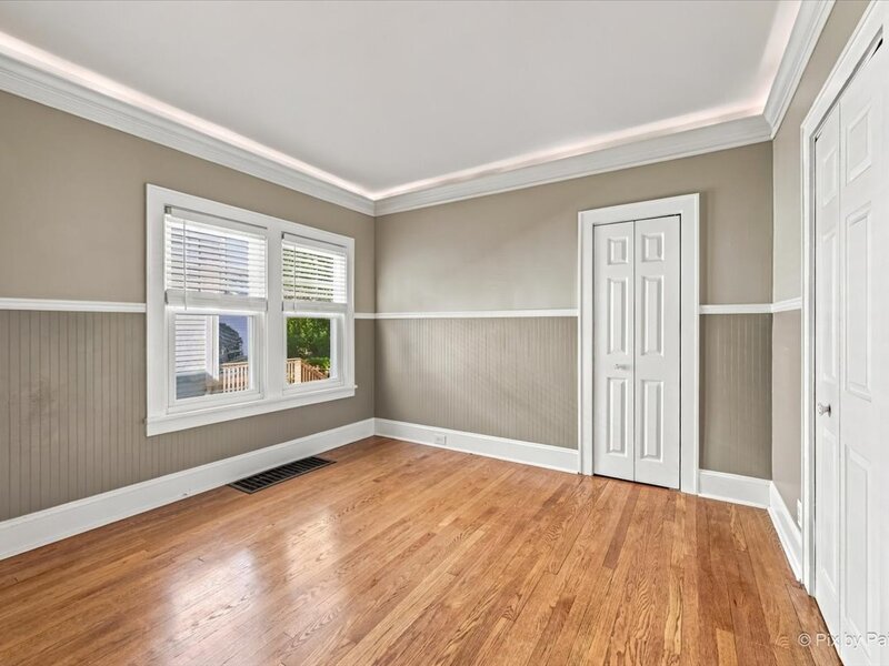 143 N Hager Avenue Barrington IL 60010