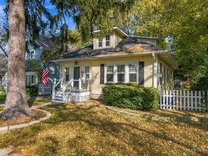 143 N Hager Avenue Barrington IL 60010