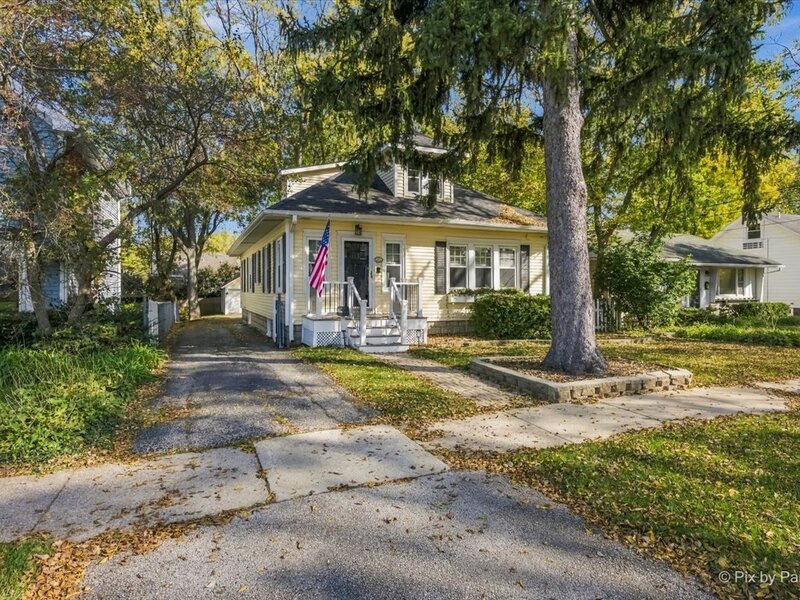 143 N Hager Avenue Barrington IL 60010