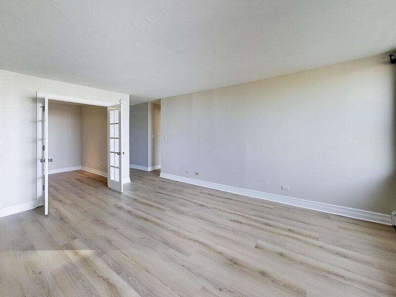 3033 N Sheridan Road Chicago IL 60657