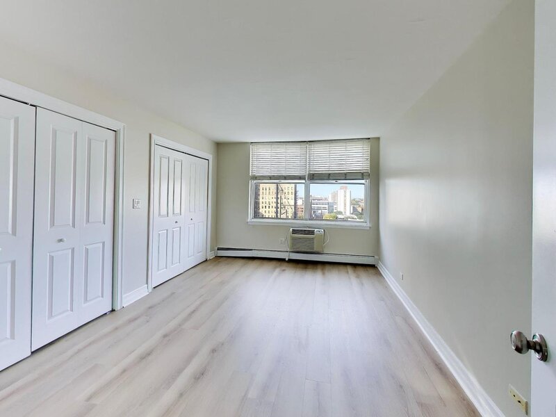 3033 N Sheridan Road Chicago IL 60657