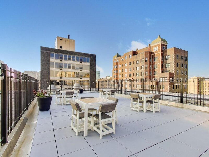 3033 N Sheridan Road Chicago IL 60657